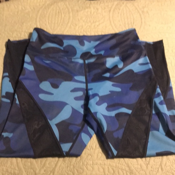 ZYIA Blue Camo Light n Tights, 28” Full-Length, Mesh Inlays, High Compression - Picture 7 of 8